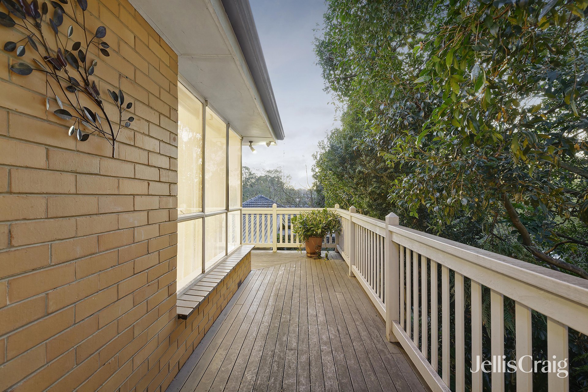 52 Luck Street, Eltham image 2