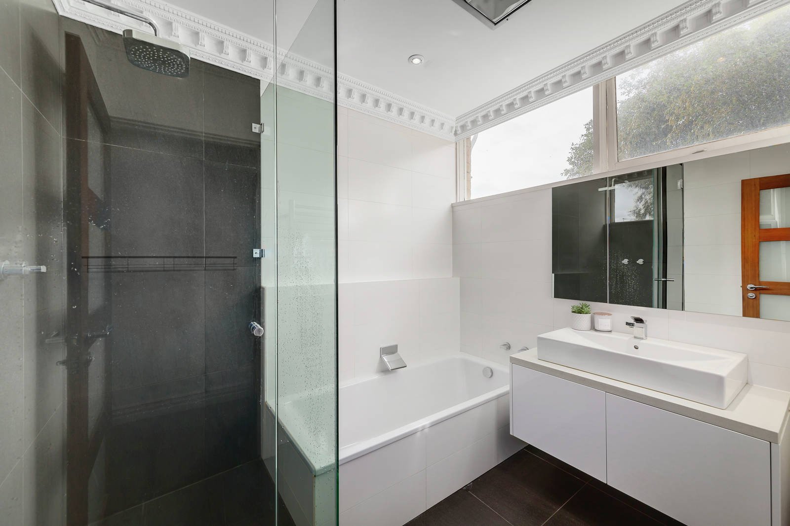 5/2 Maple Grove, Toorak image 6
