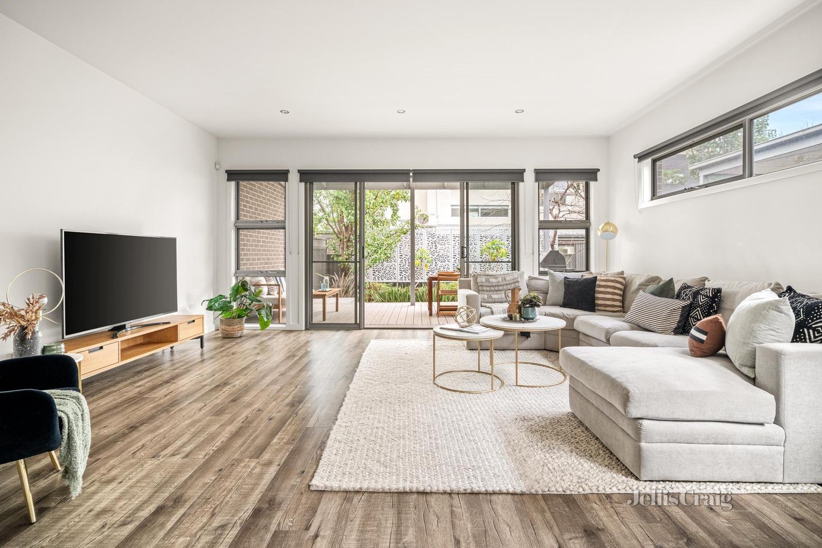 52 McSwain Street, Parkdale image 2