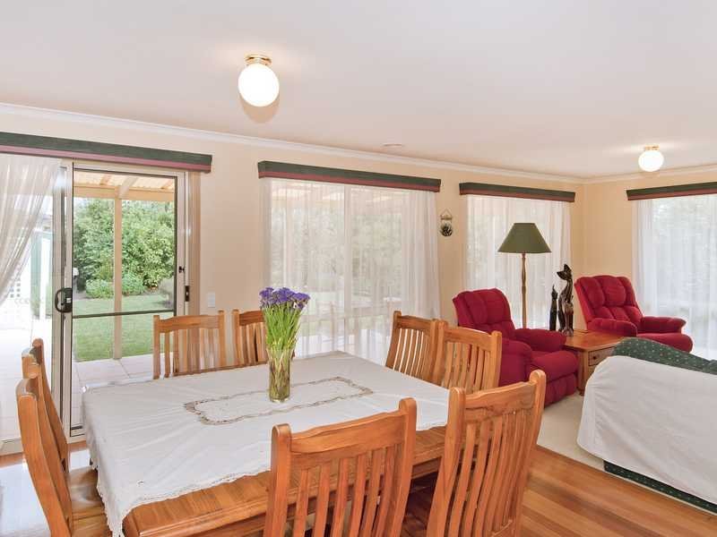 52 Meadenhall Drive, St Albans Park image 4