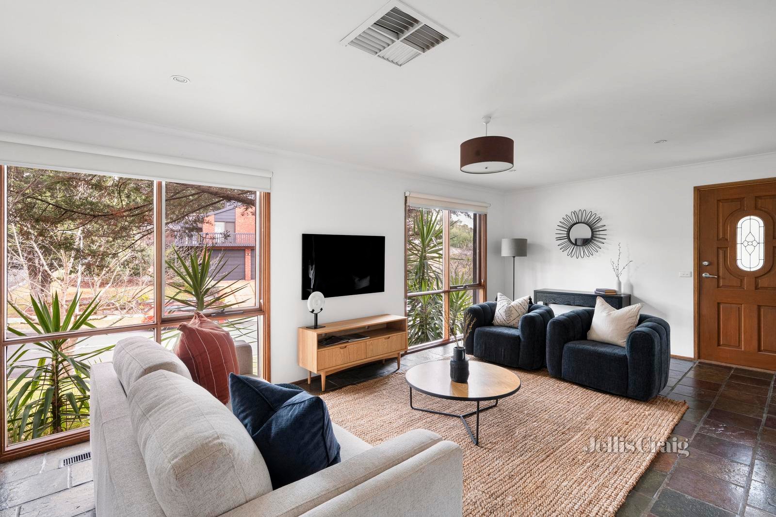 52 Parry Road, Eltham North image 3