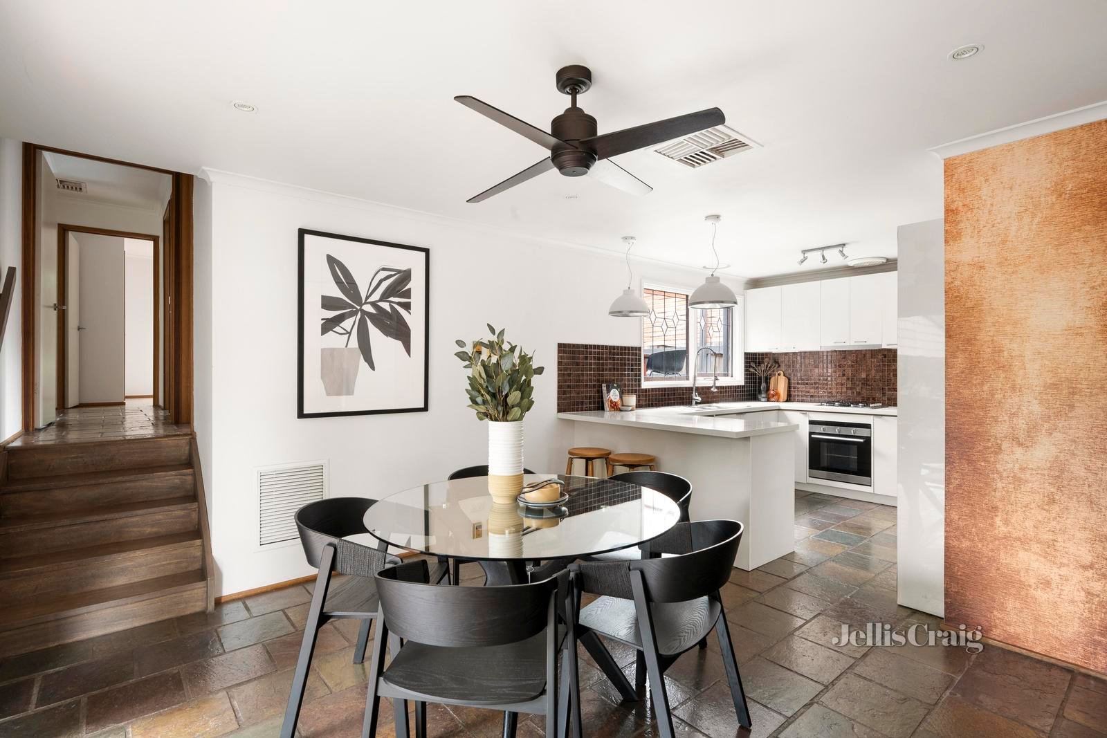 52 Parry Road, Eltham North image 6