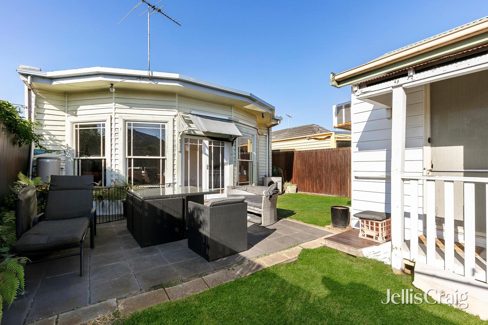 52 Railway Crescent, Williamstown image 14