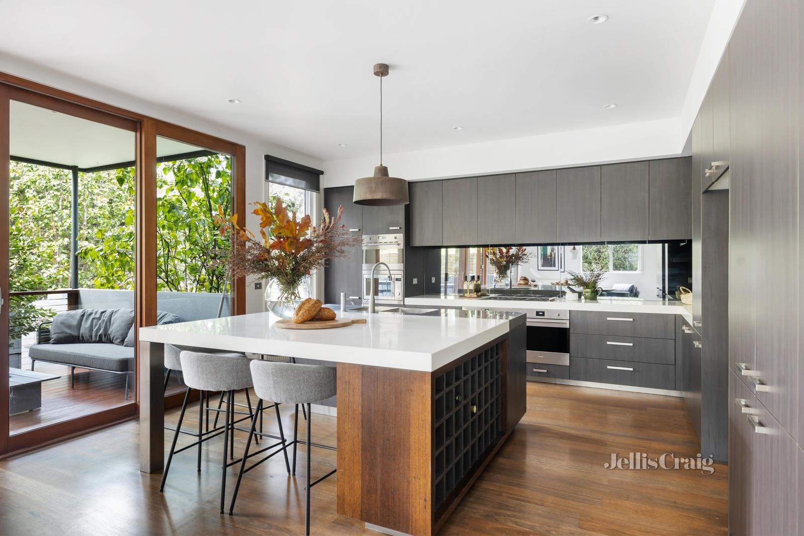 52 Renwick Street, Glen Iris image 3