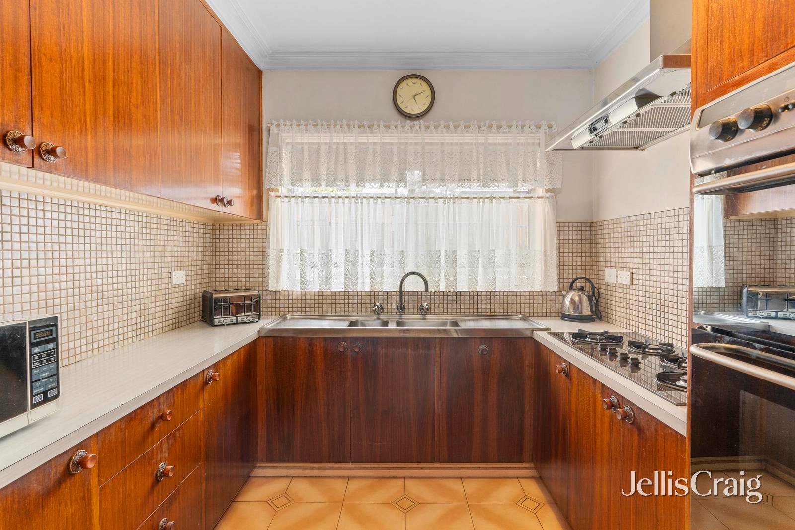 52 Roy Street, Donvale image 3