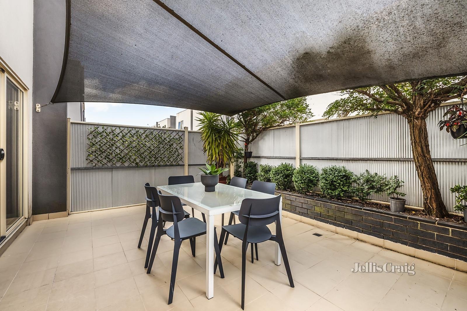 5/2 Scott Street, Essendon image 8