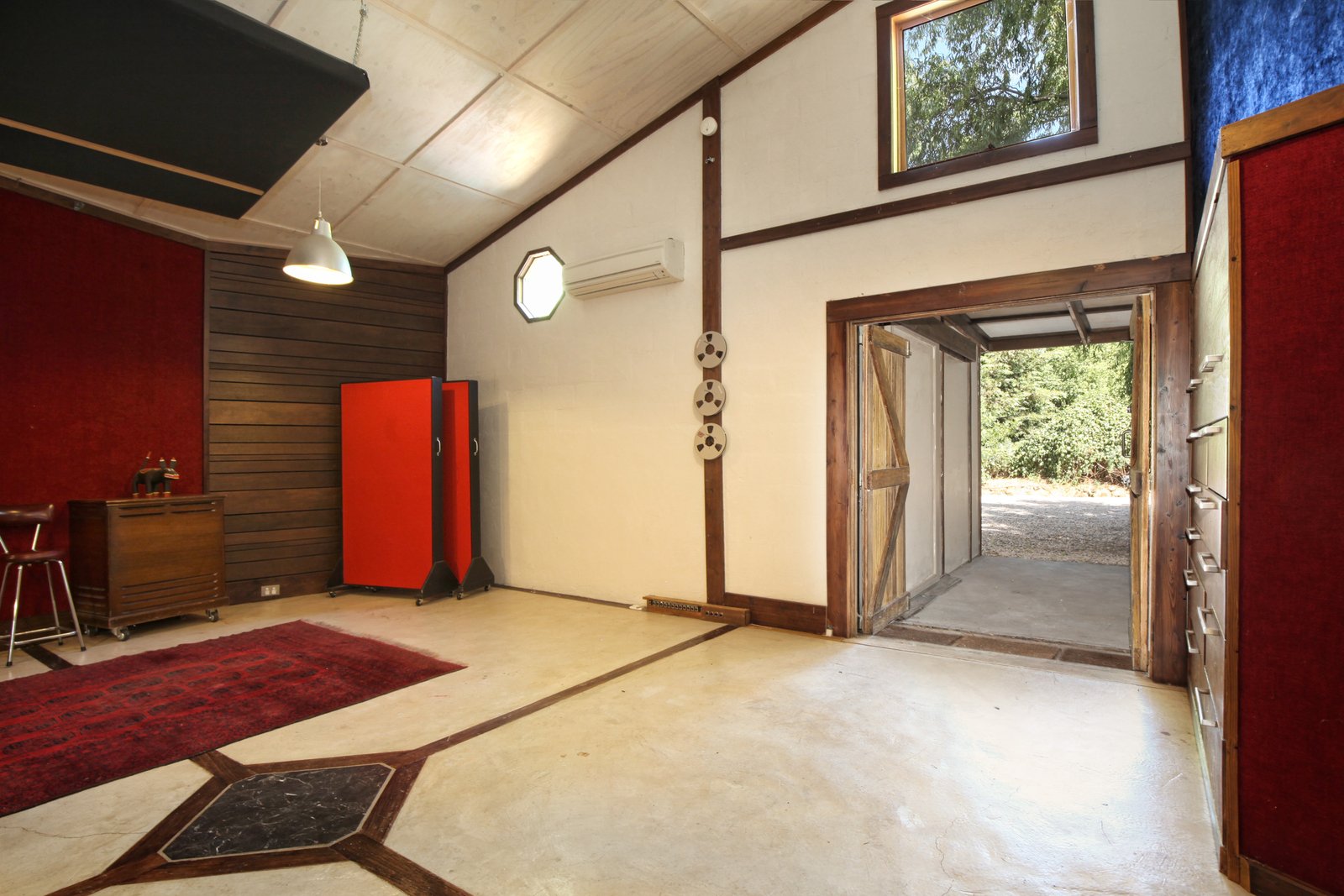 Property Gallery Thumbnail 6