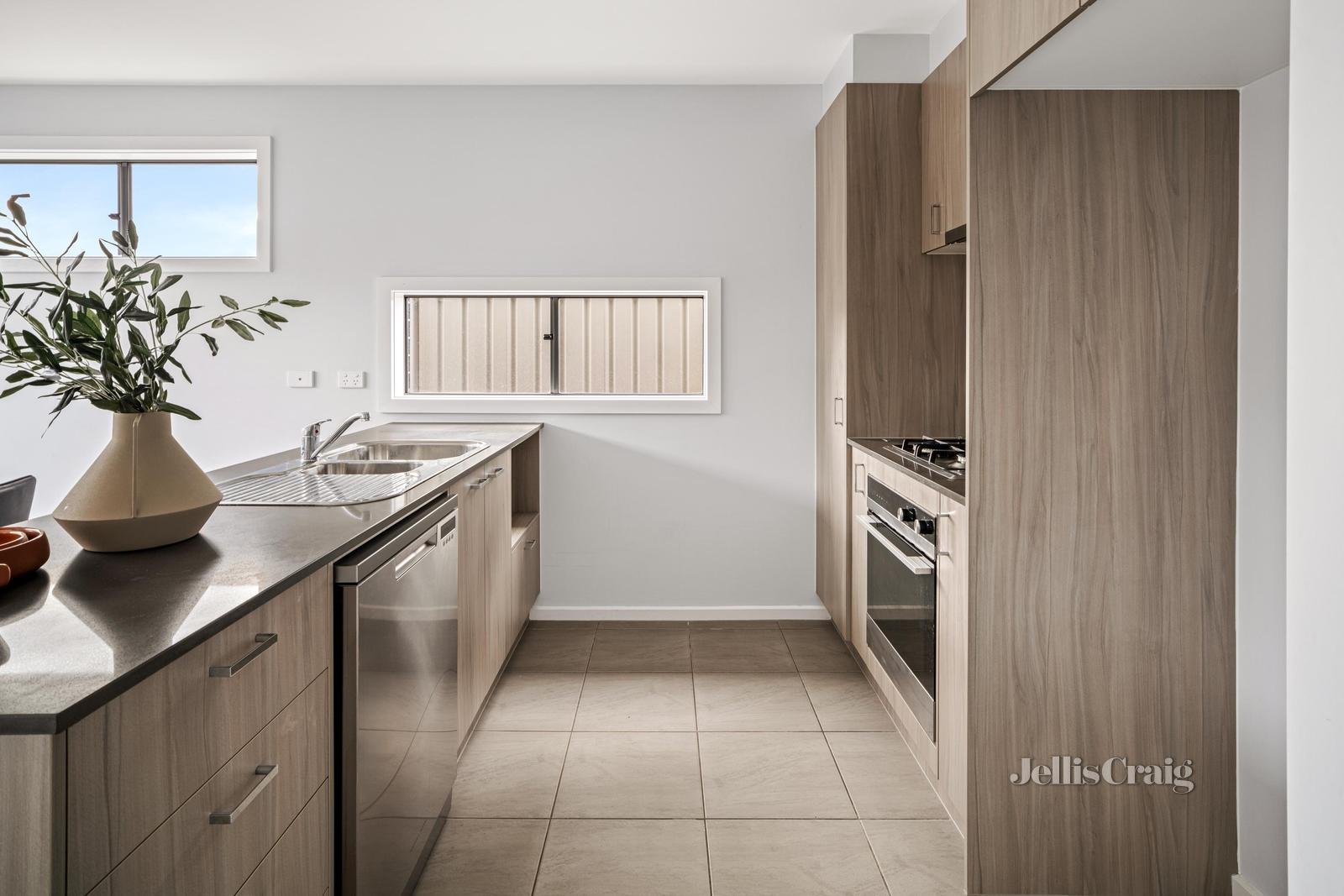52 Tucker Boulevard, Carrum Downs image 5