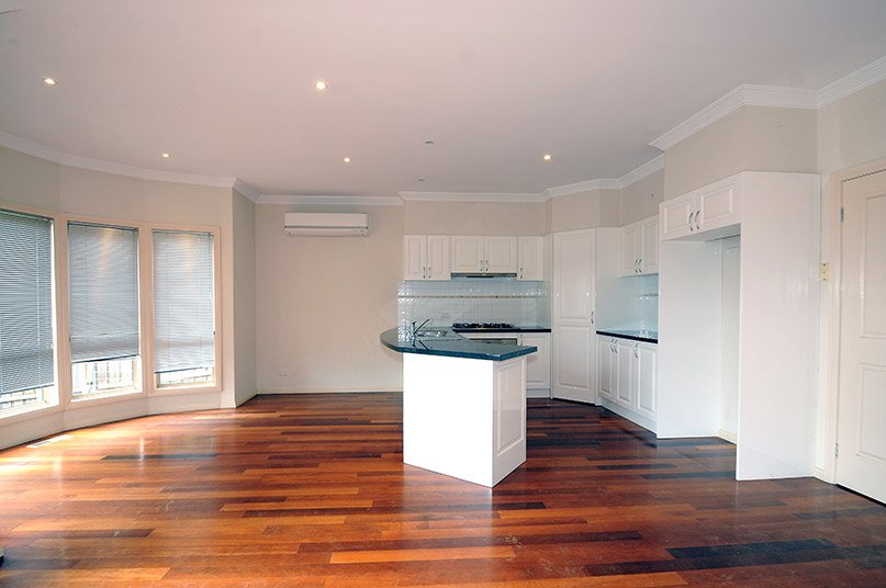 5/2 View Road, Glen Waverley image 1