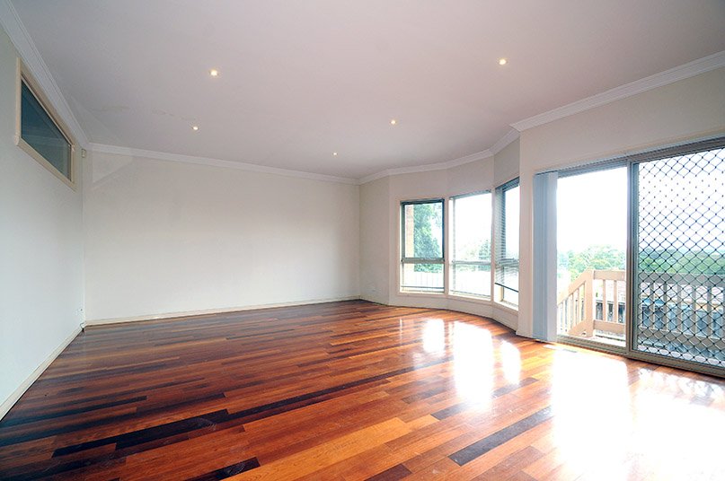 5/2 View Road, Glen Waverley image 2