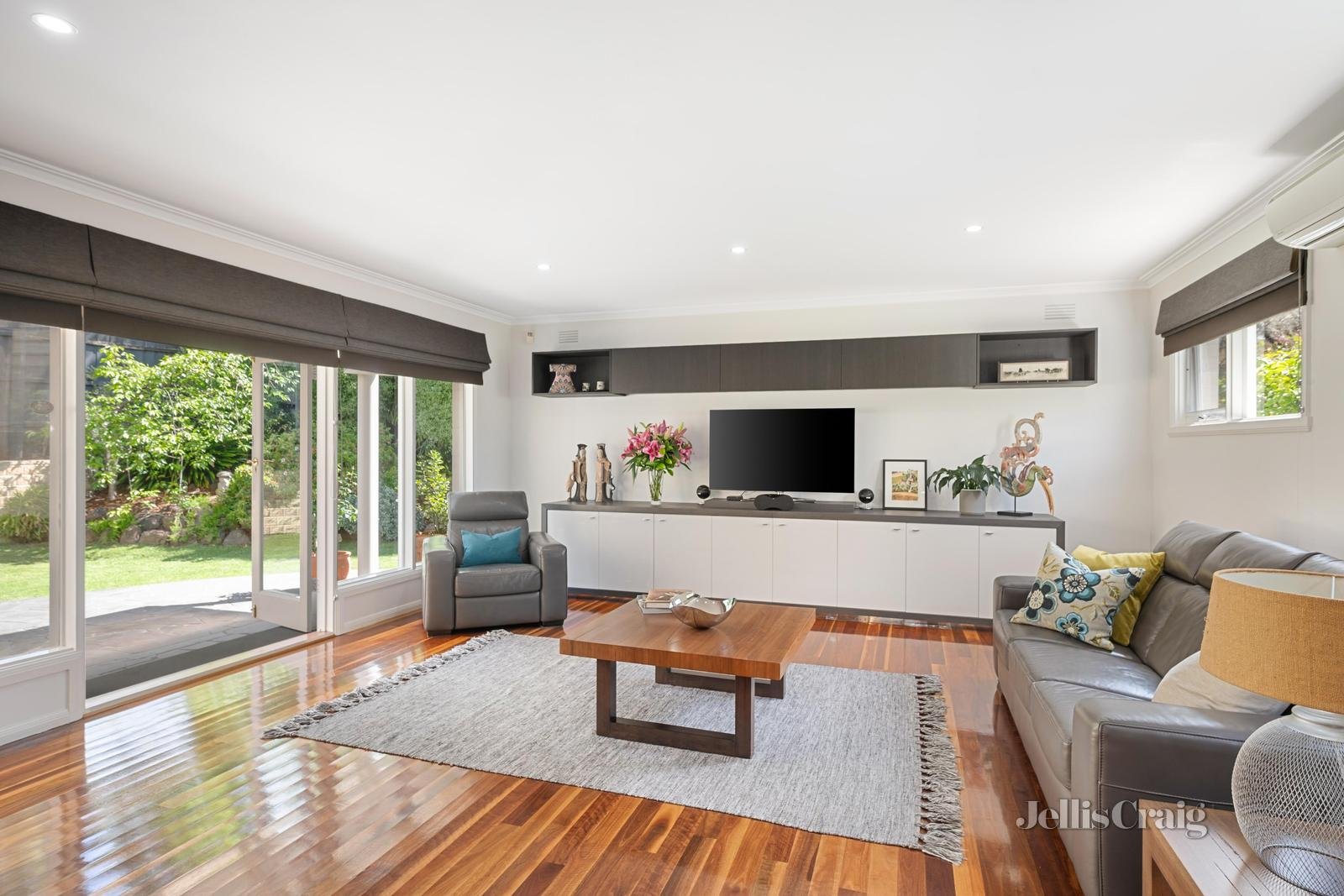 52 Viewhill Road, Balwyn North image 2