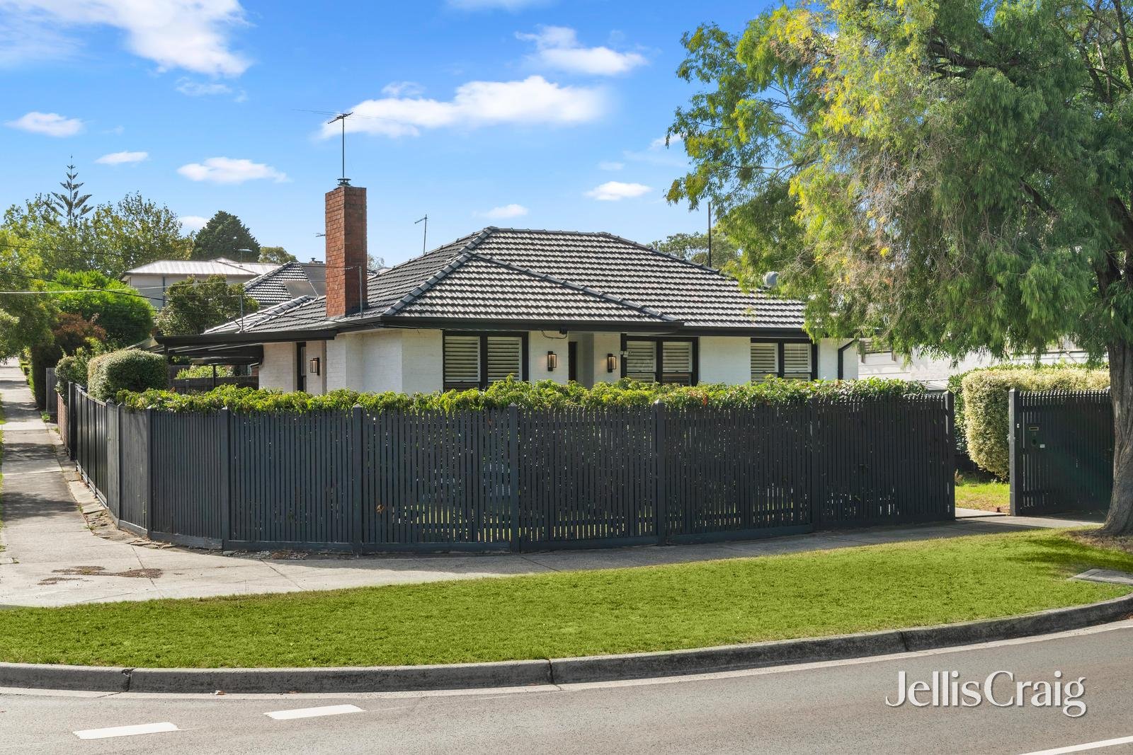 52 Winbirra Parade, Ashwood image 1