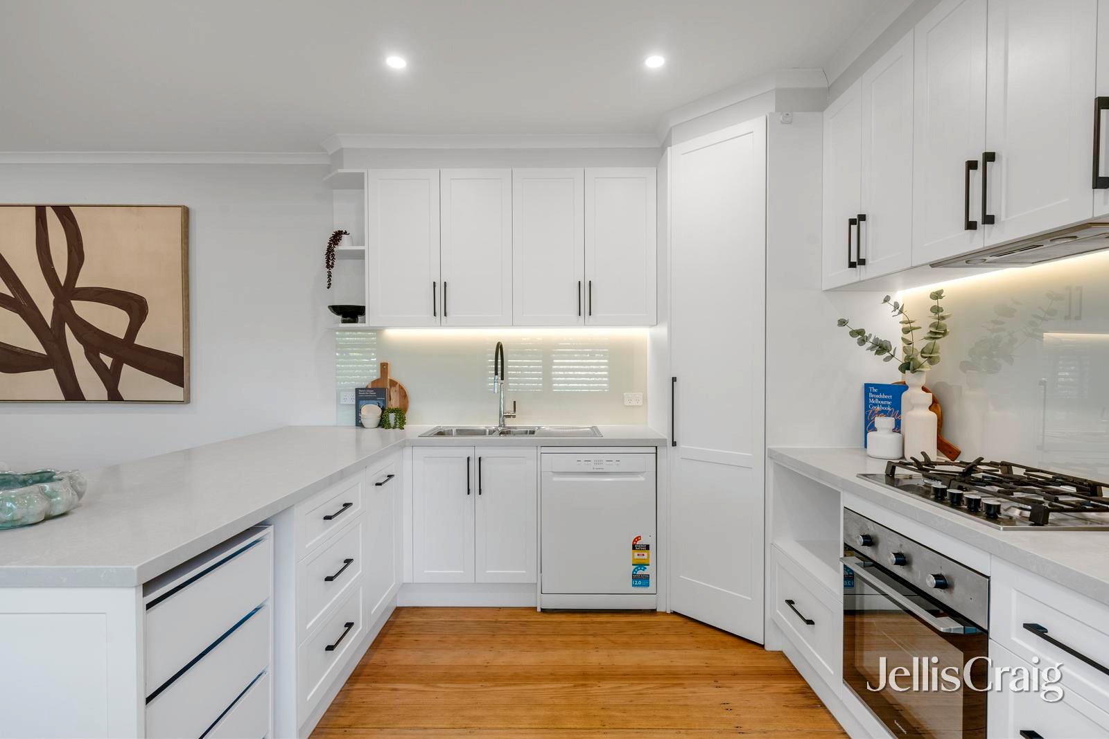 52 Winbirra Parade, Ashwood image 5