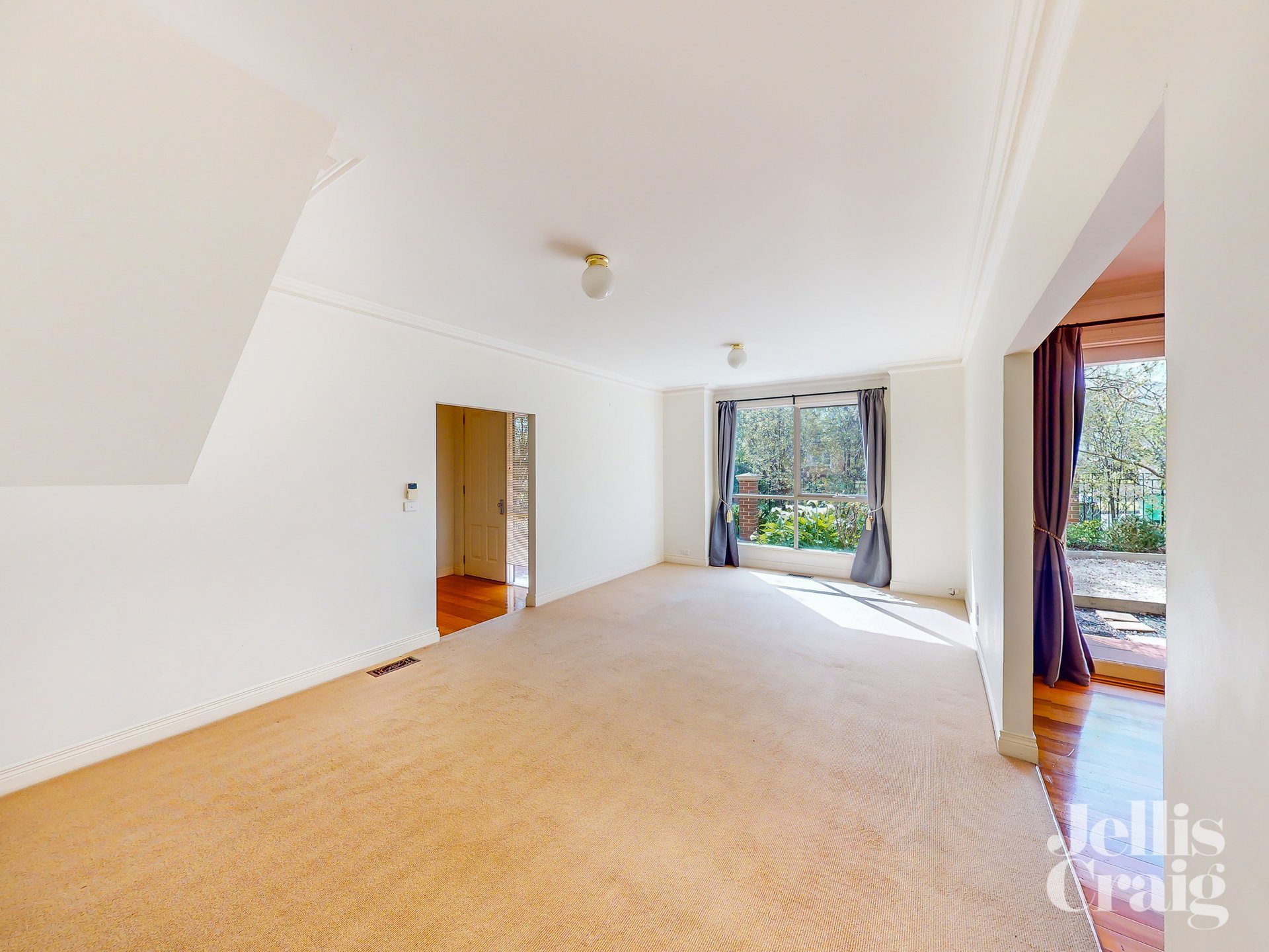 52 Yongala Street, Balwyn image 4