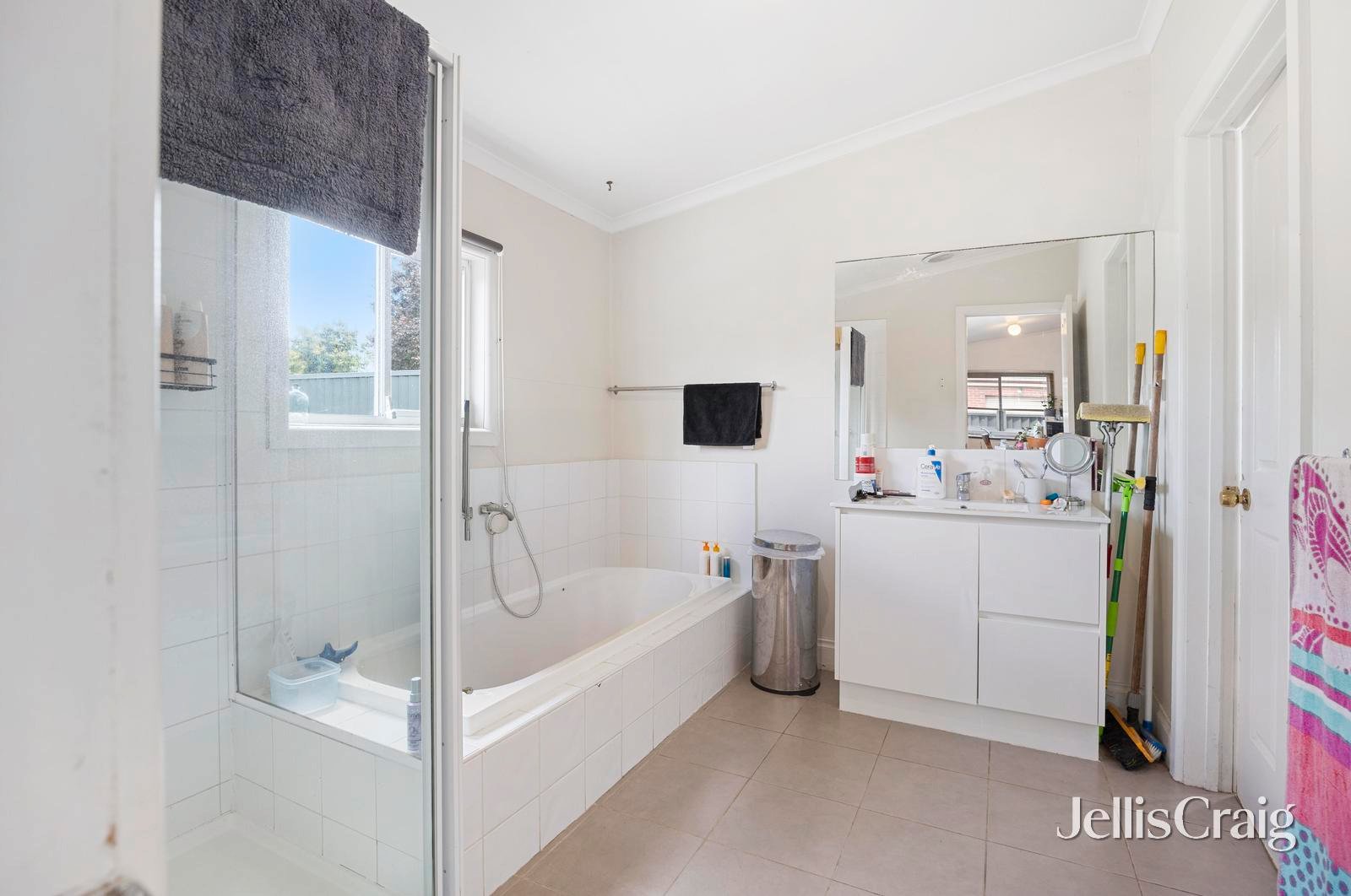 520 Ascot Street South, Redan image 8