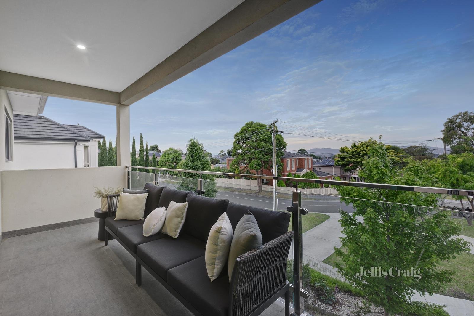 5/21-23 Angus Drive, Glen Waverley image 7