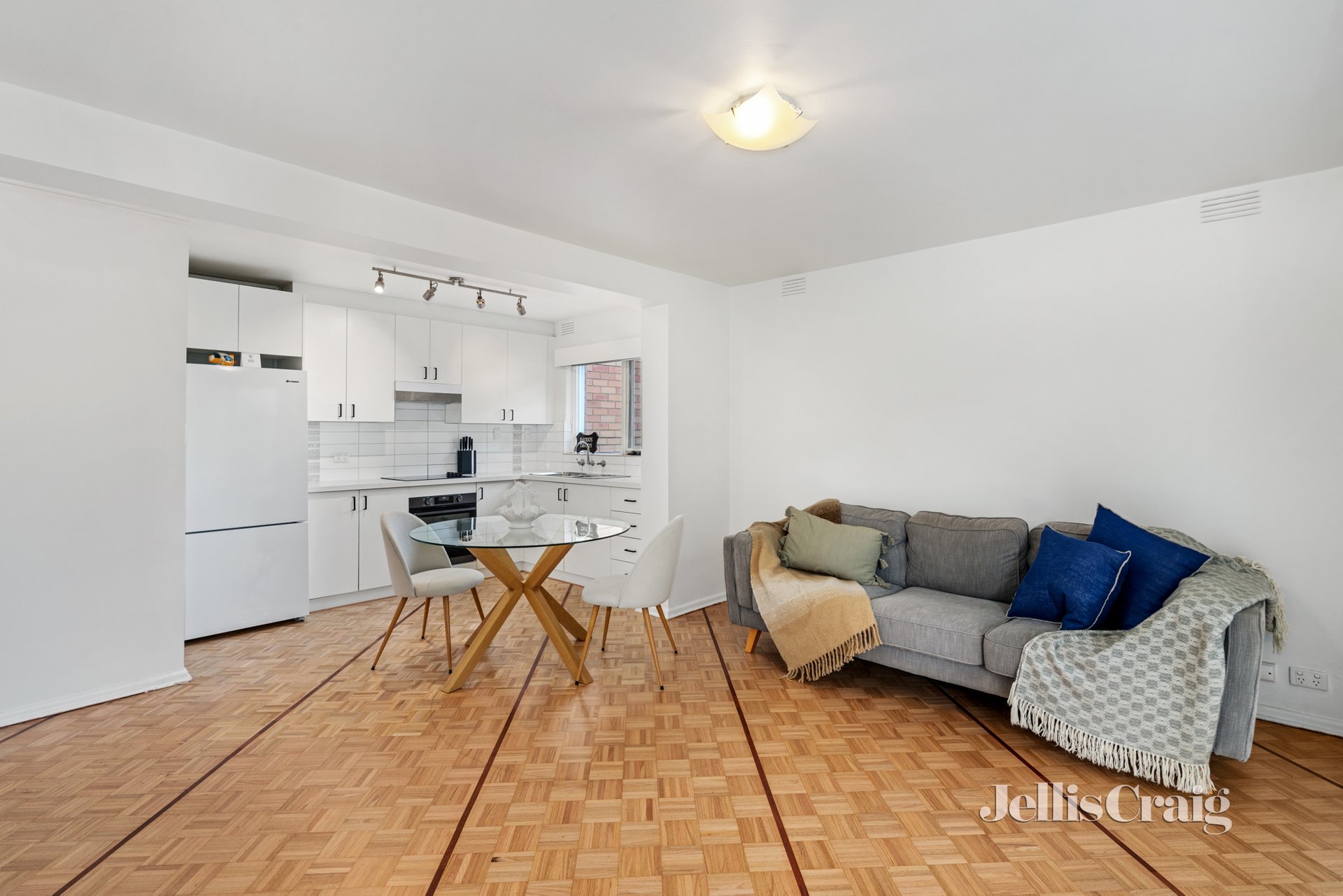 5/21 Tintern Avenue, Toorak image 2