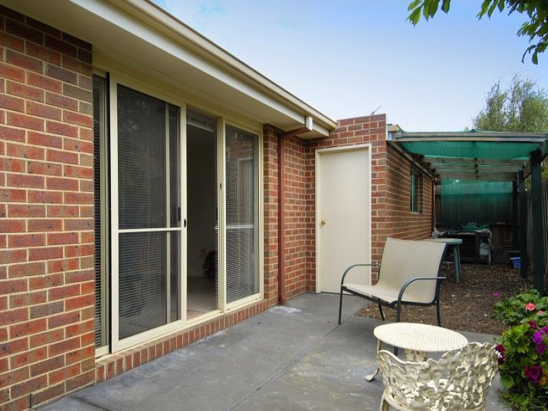 5/211 Boundary Road, Whittington image 7