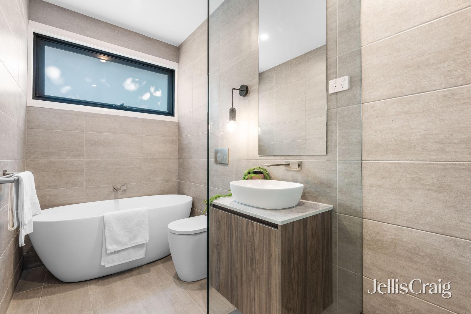 5/215 Highfield Road, Camberwell image 8