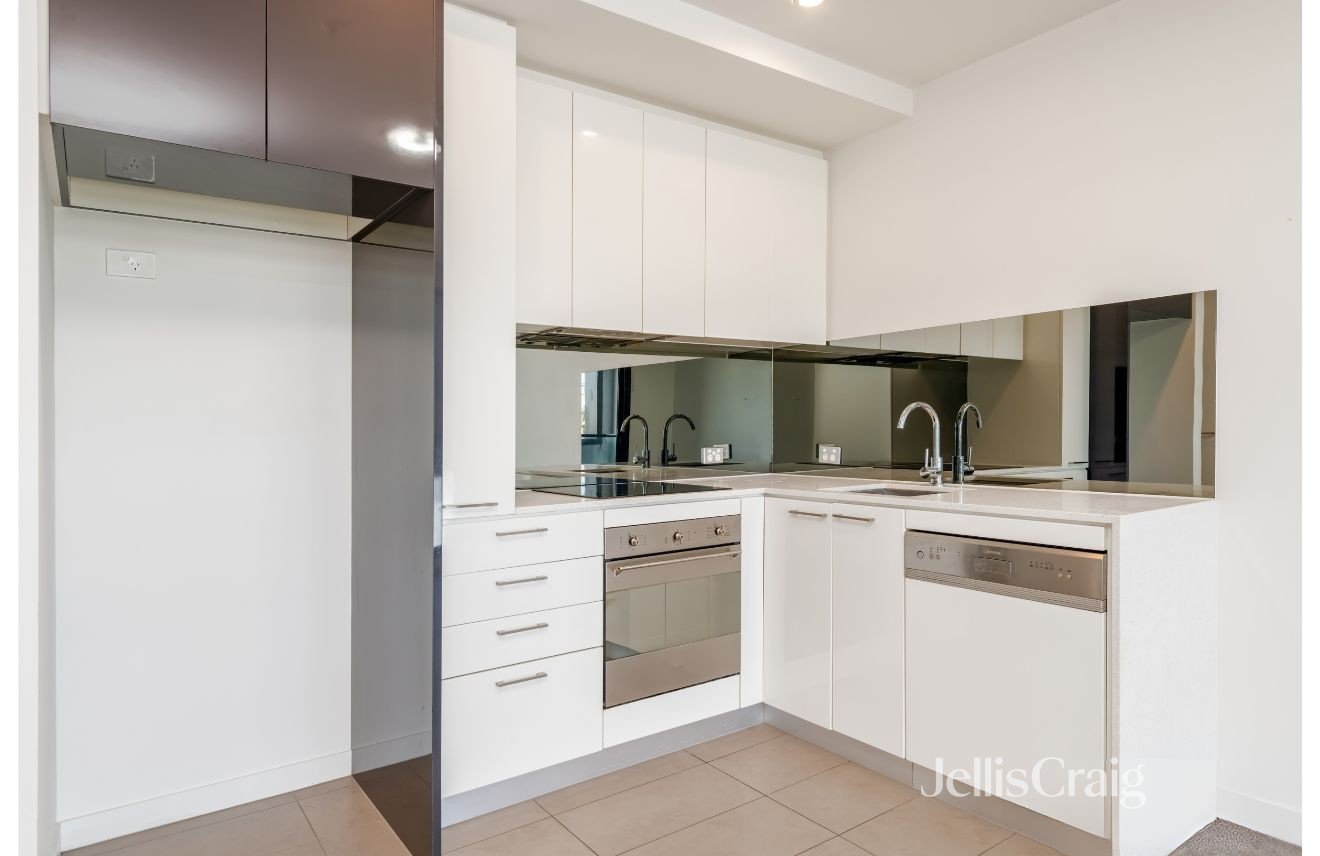 5215/185 Weston Street, Brunswick&nbsp;East image 2