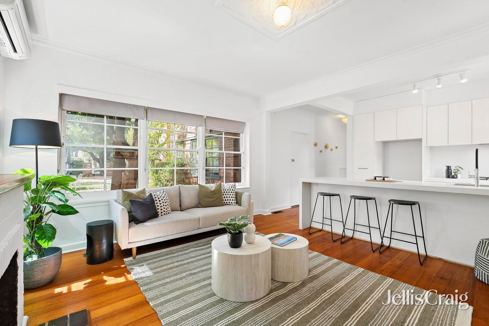 5/22 Pine Avenue, Elwood image 4