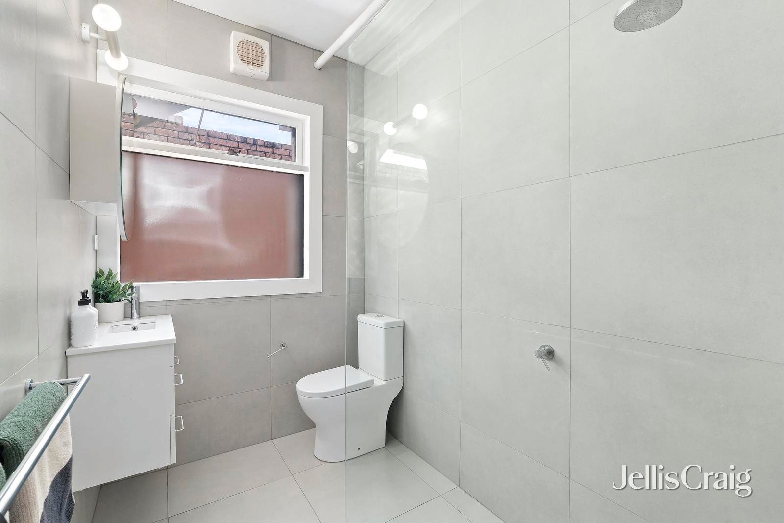 5/22 Pine Avenue, Elwood image 7