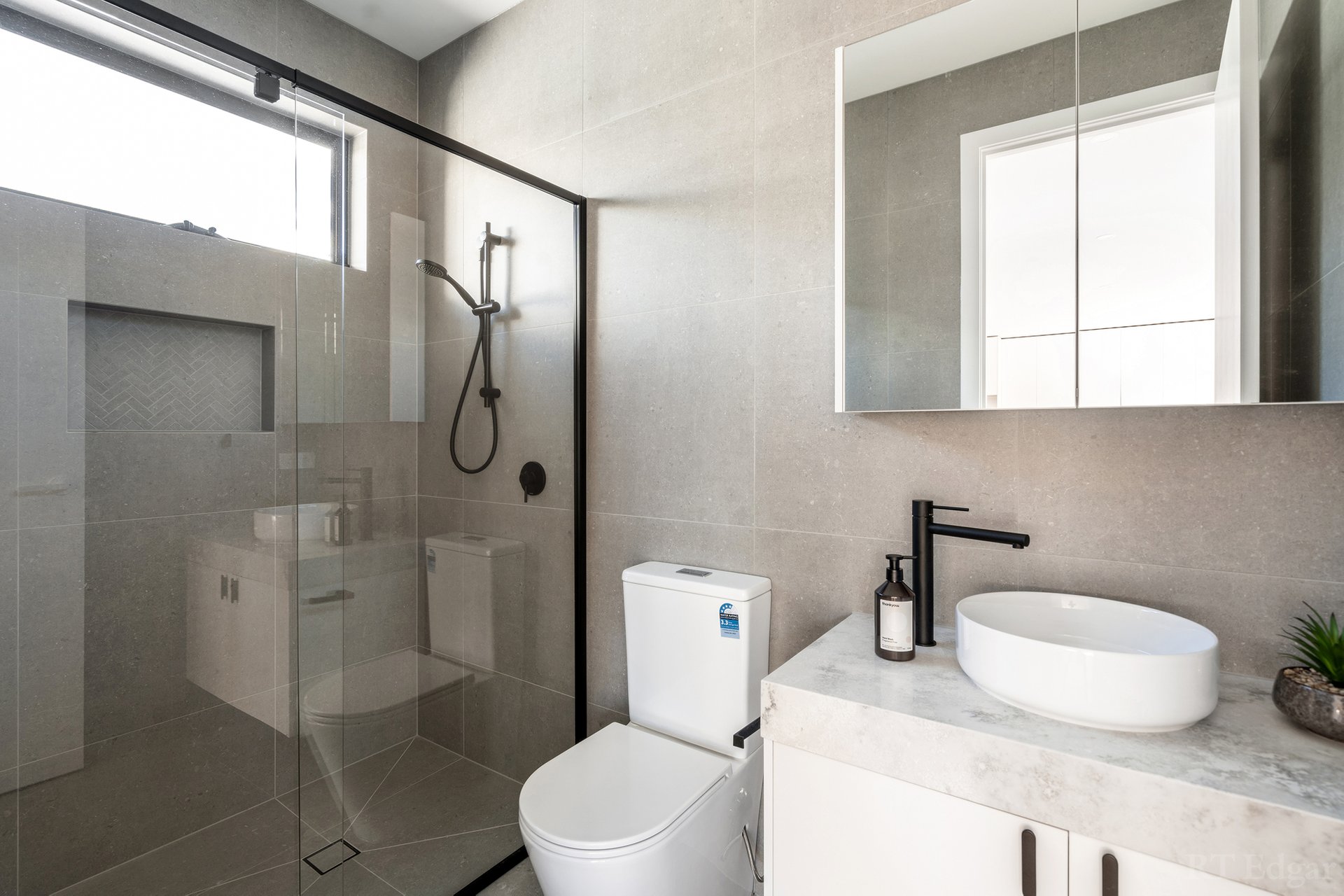 Property Gallery Thumbnail 8