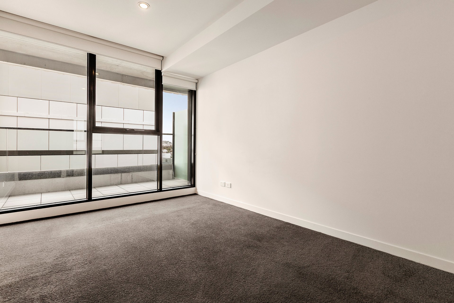 Property Gallery Thumbnail 3