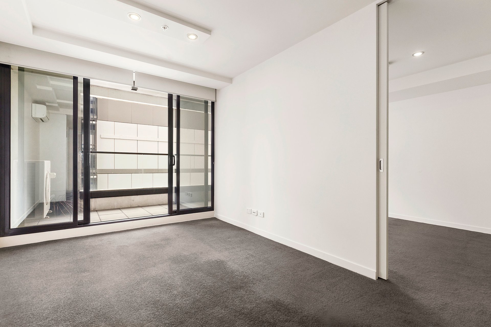 Property Gallery Thumbnail 6
