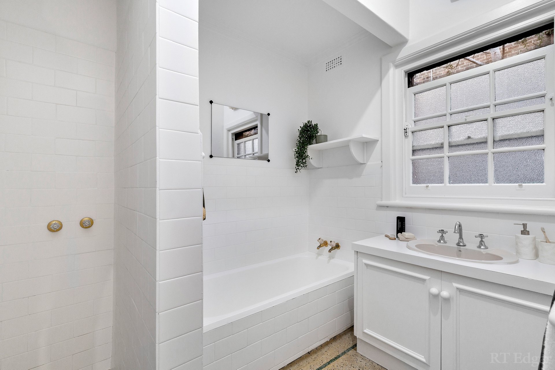 Property Gallery Thumbnail 6