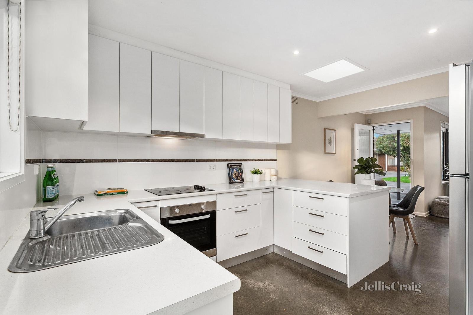 5/24 Bear Street, Mordialloc image 3