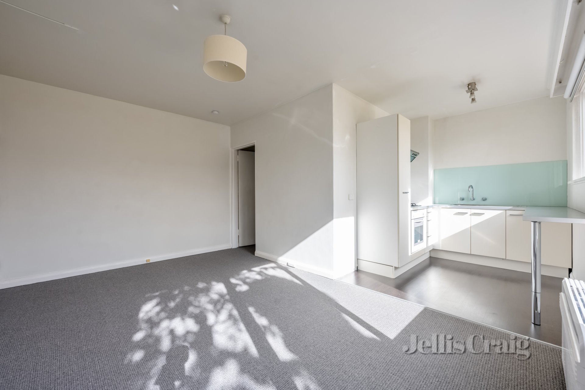 5/24 Hawksburn Road, South Yarra image 1