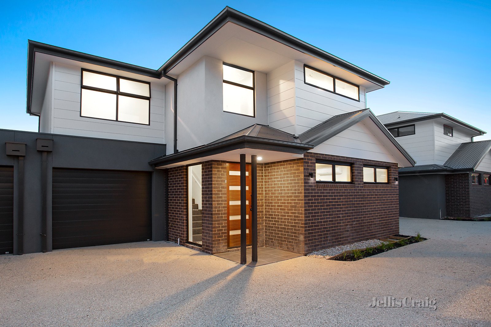 5/246 Waiora Road, Macleod
- Print Image 1