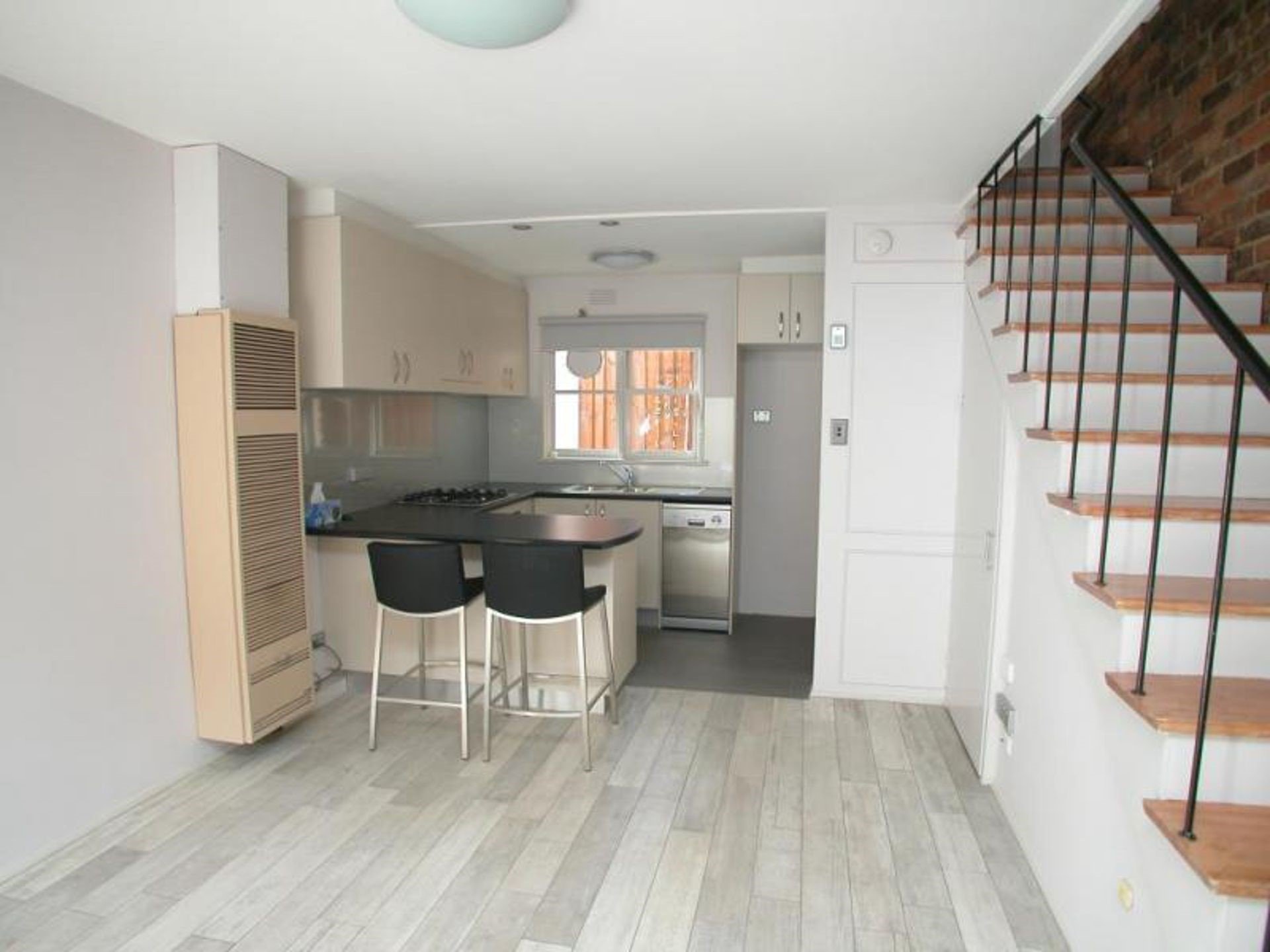 5/247 Mckean Street, Fitzroy North image 2