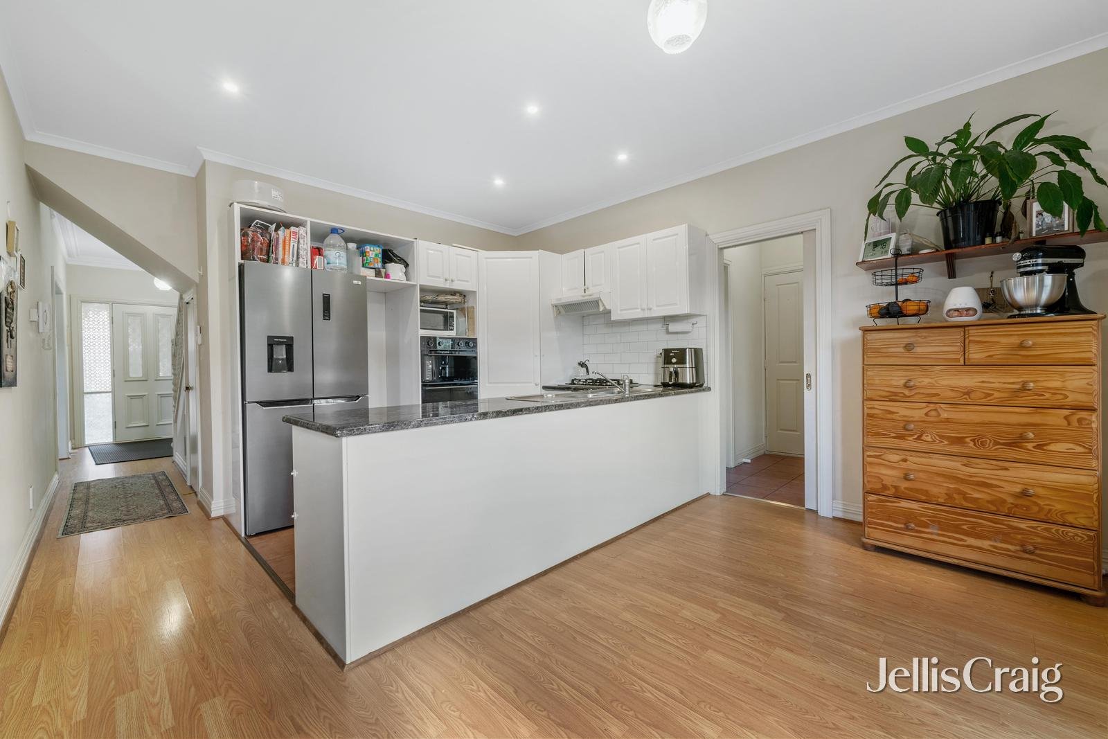 5/25 Cavalier Street, Doncaster East image 4