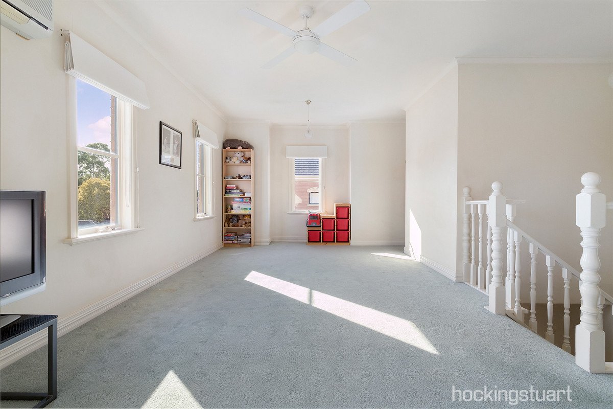 5/25 Cavalier Street, Doncaster East image 7