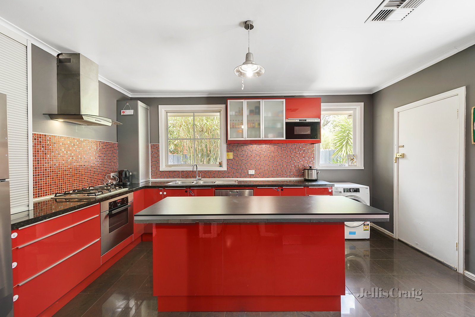 5/25 Landcox Street, Brighton East image 5