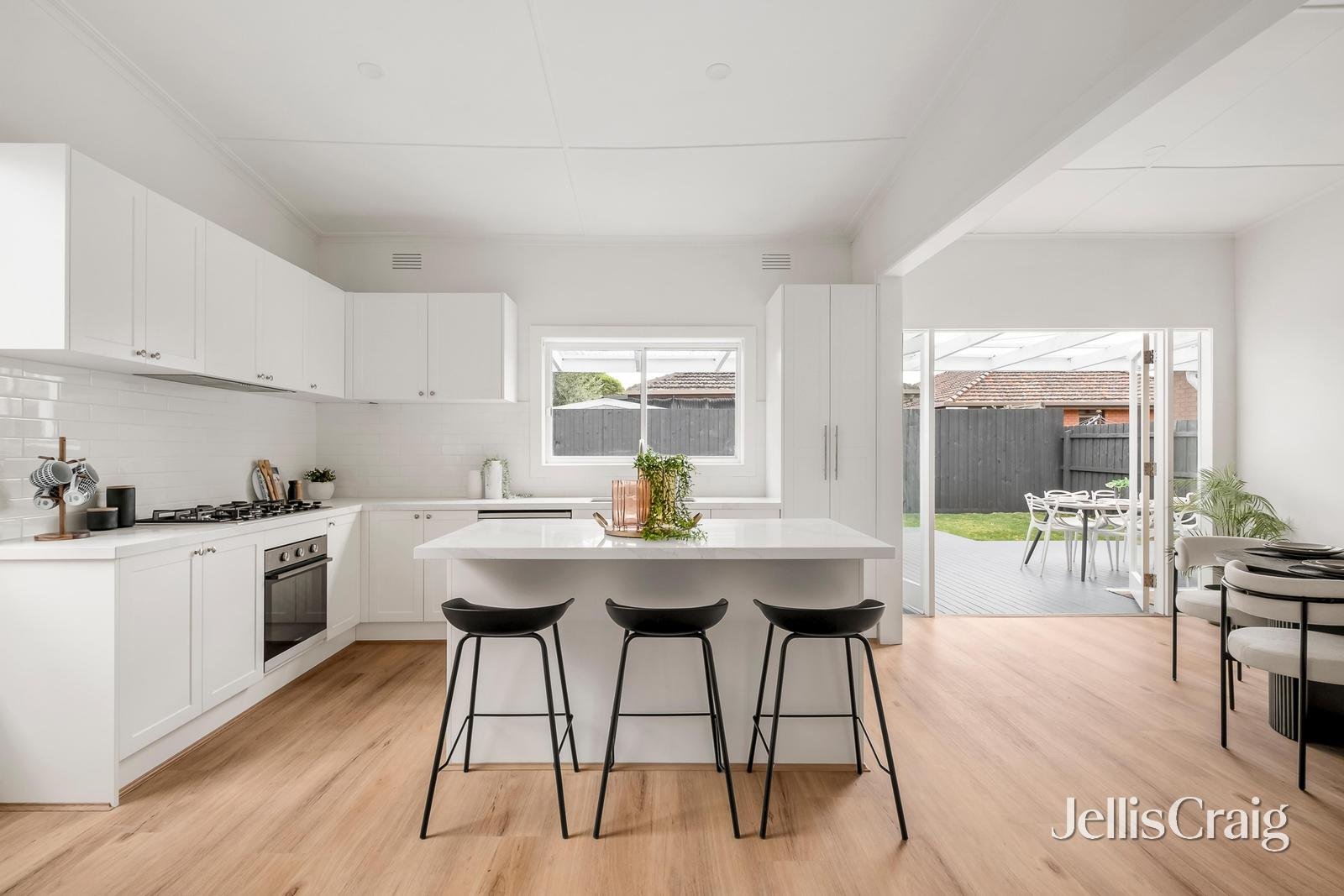 525 Melbourne Road, Newport image 4