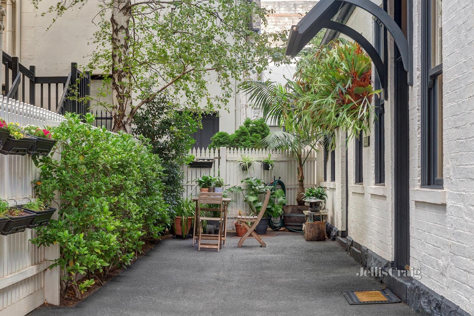 5/25 Queens Road, Melbourne image 2