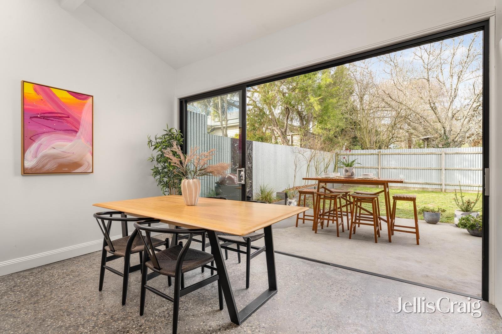 526 Armstrong Street North, Soldiers Hill image 4
