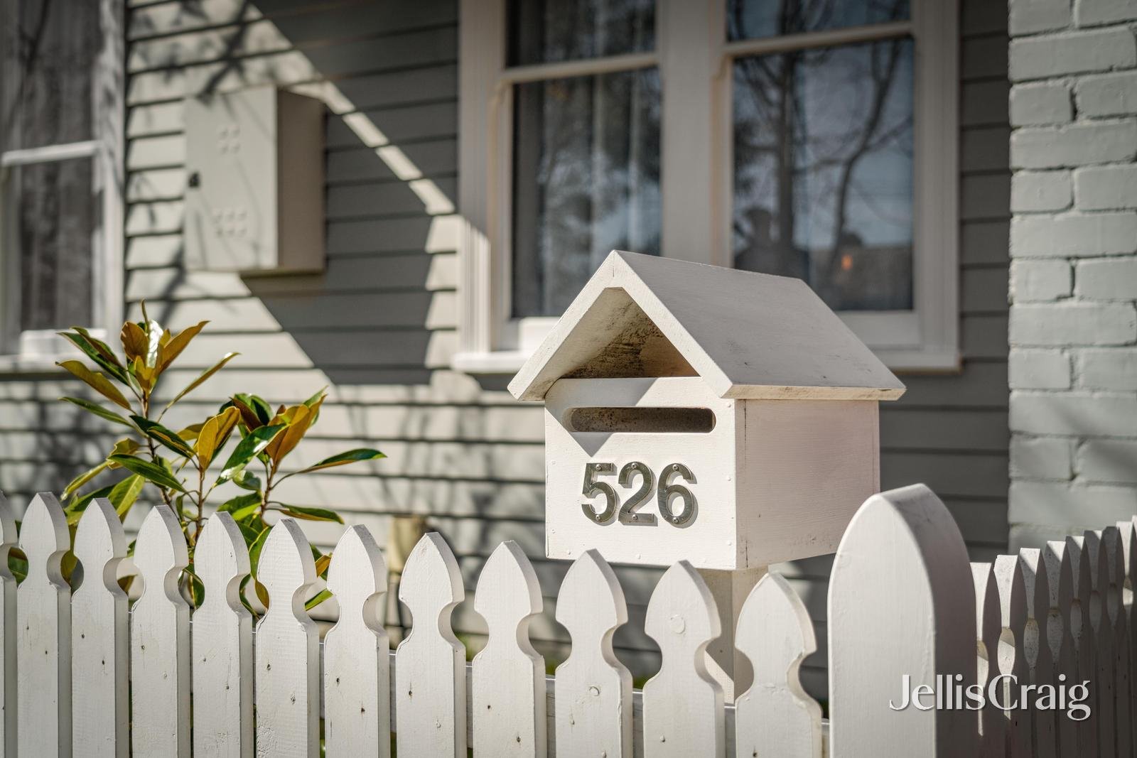 526 Armstrong Street North, Soldiers Hill image 7