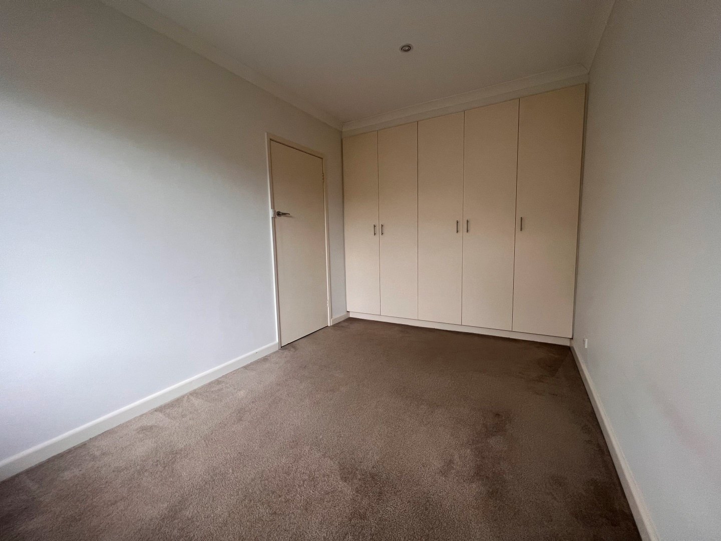 Property Gallery Thumbnail 6