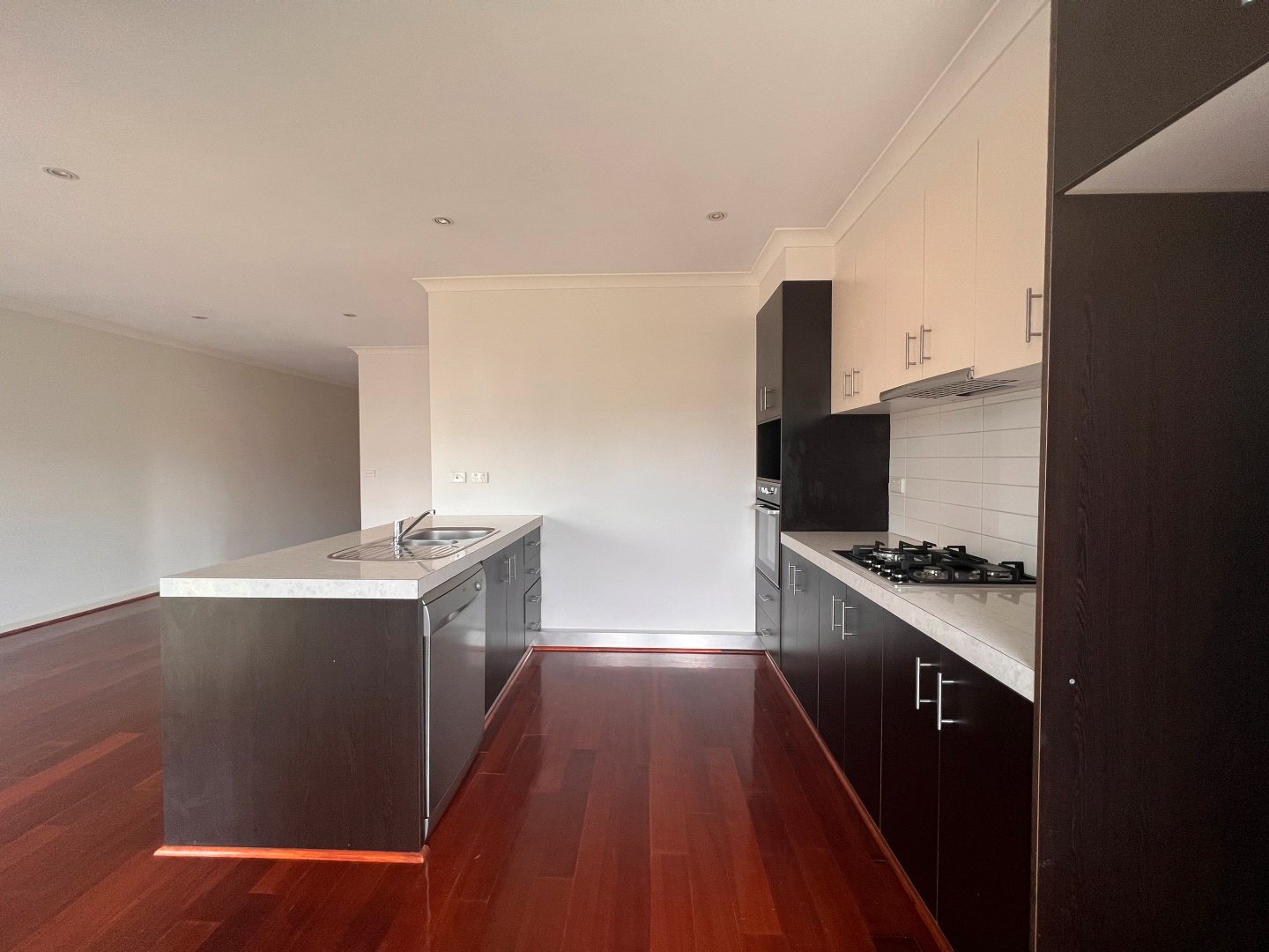 Property Gallery Thumbnail 3