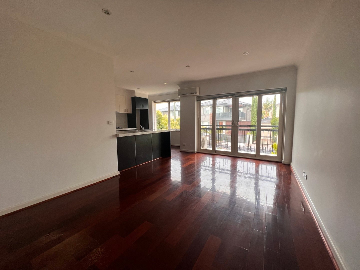 Property Gallery Thumbnail 4