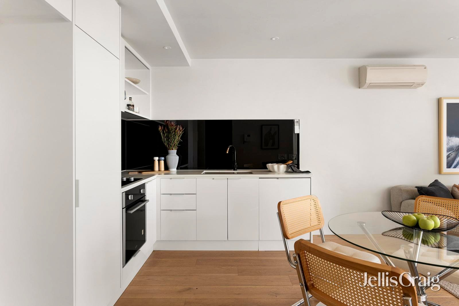 526/22 Barkly Street, Brunswick East image 8