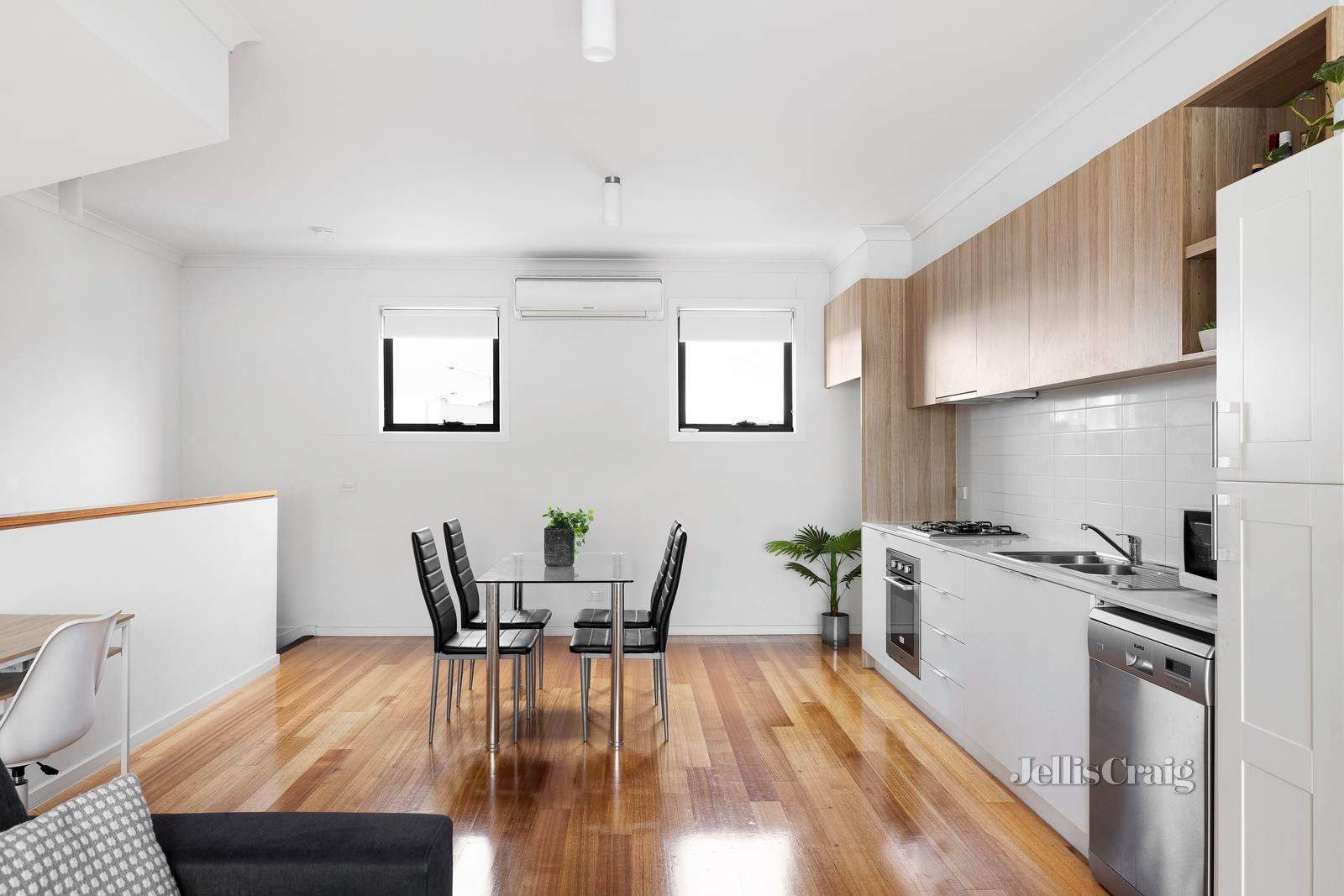 5/274 Ballarat Road, Footscray image 3