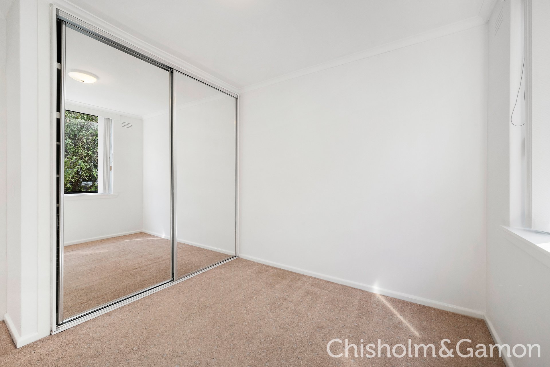 5/28 Pine Avenue, Elwood image 6