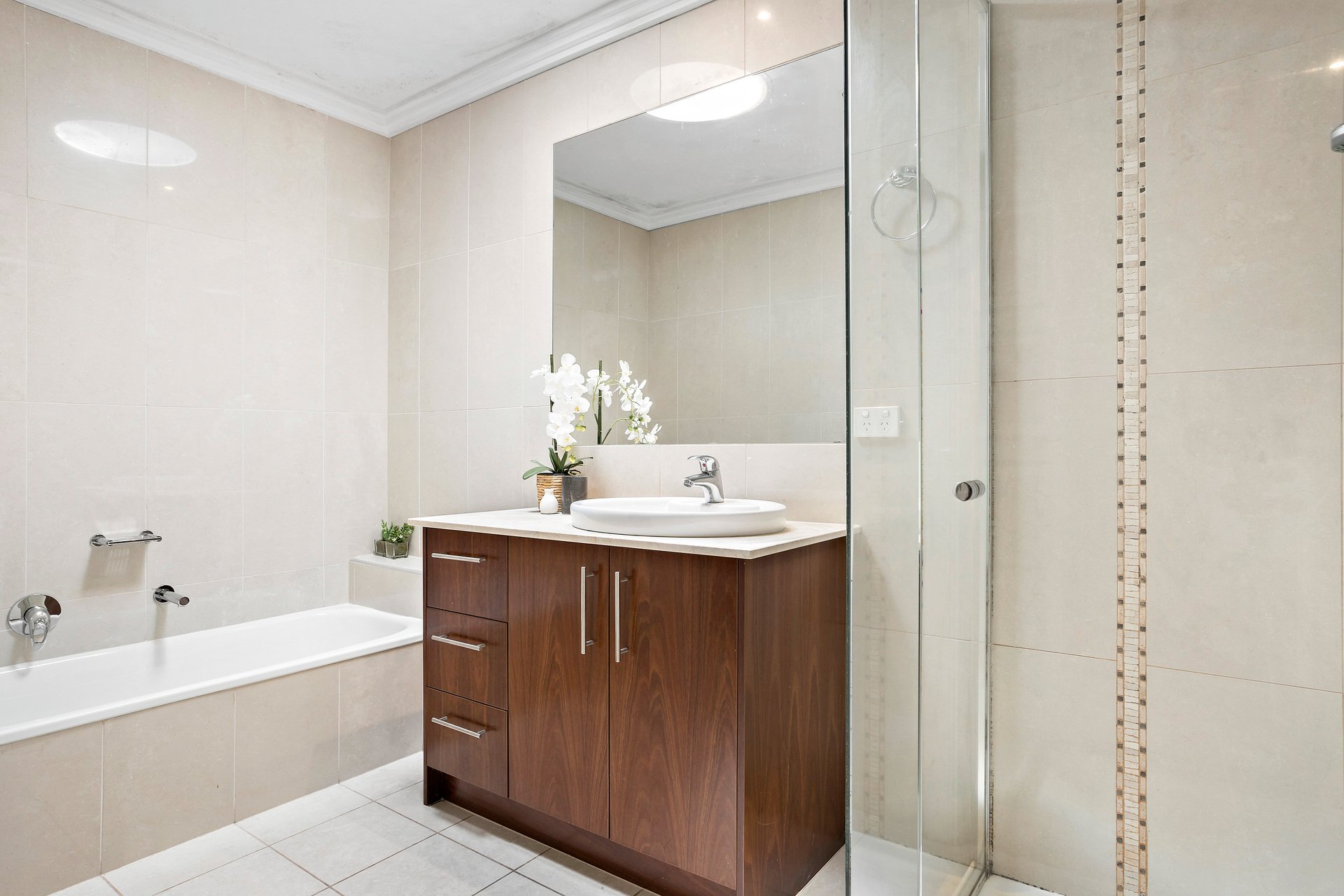 Property Gallery Thumbnail 8