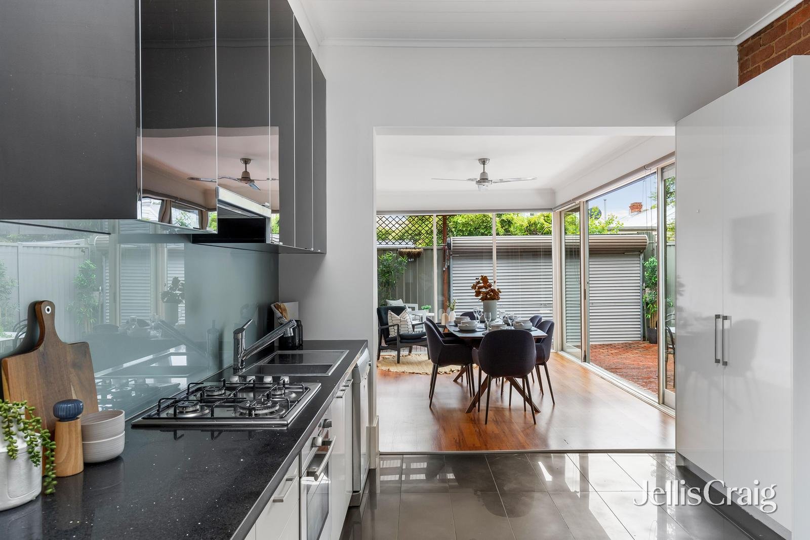 529 Swan Street, Richmond image 4