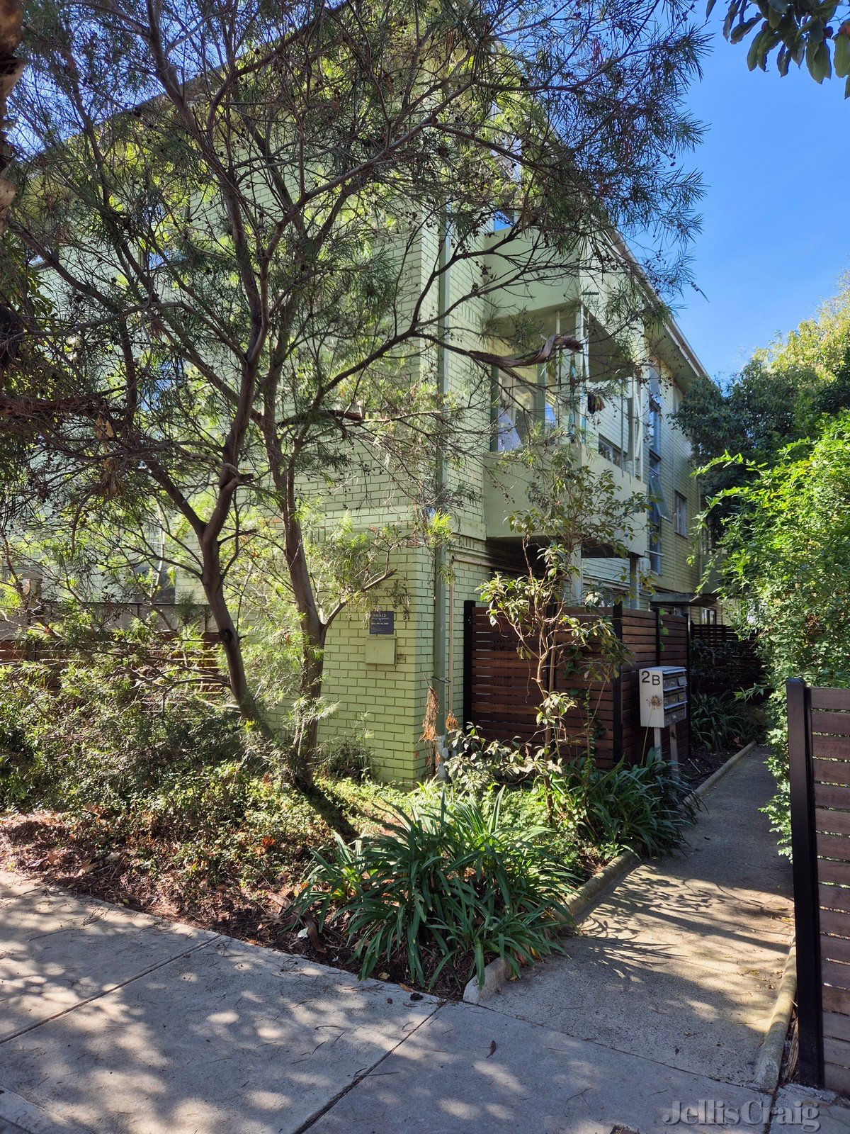 5/2B Loyola Avenue, Brunswick image 6
